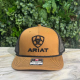 BONÉ ARIAT CAMEL COM TELA PRETA